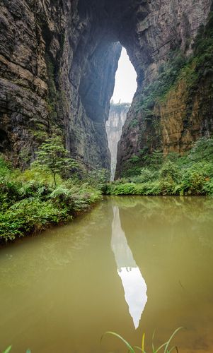 重庆武隆天生三桥风景区_重庆武隆天生三桥风景区龙水侠地缝